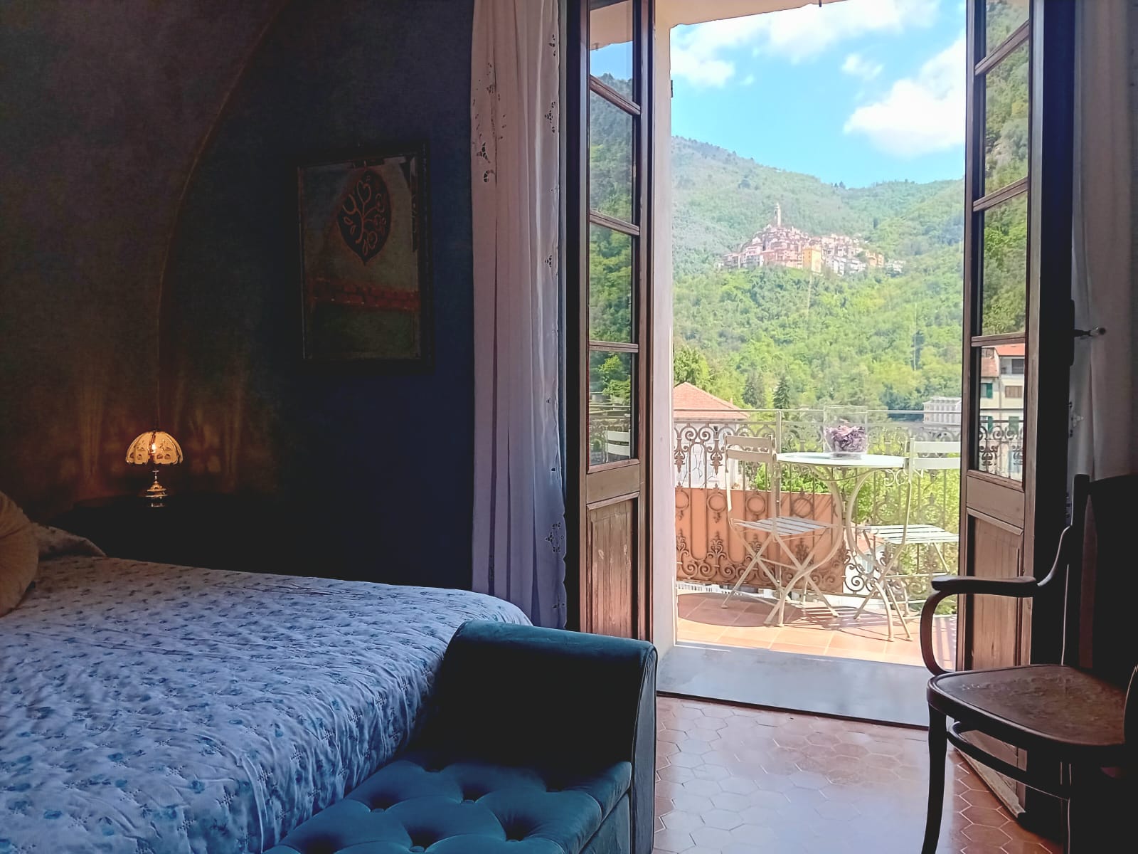 Dans tes Bras double bedroom with terrace