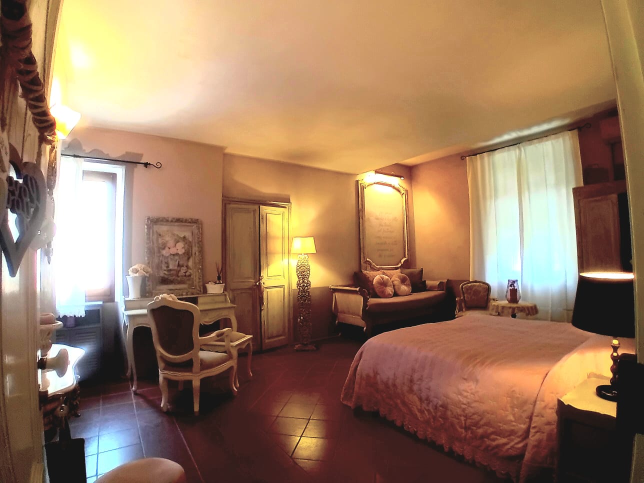 Rêves d'Amour double bedroom with extra bed